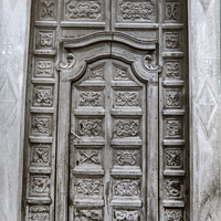 Mazzunno - Porta d'ingresso chiesa di S. Giacomo